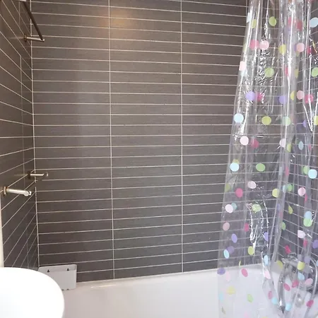 House With 2 Bedrooms In Cudon With Enclosed Garden 3 Km From The Beach Дом отдыха Мьенго