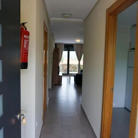 House With 2 Bedrooms In Cudon With Enclosed Garden 3 Km From The Beach * Мьенго