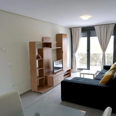 House With 2 Bedrooms In Cudon With Enclosed Garden 3 Km From The Beach